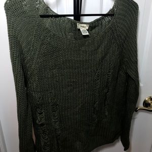 OLIVE GREEN DISTRESSED LIGHTWEIGHT SWEATER
